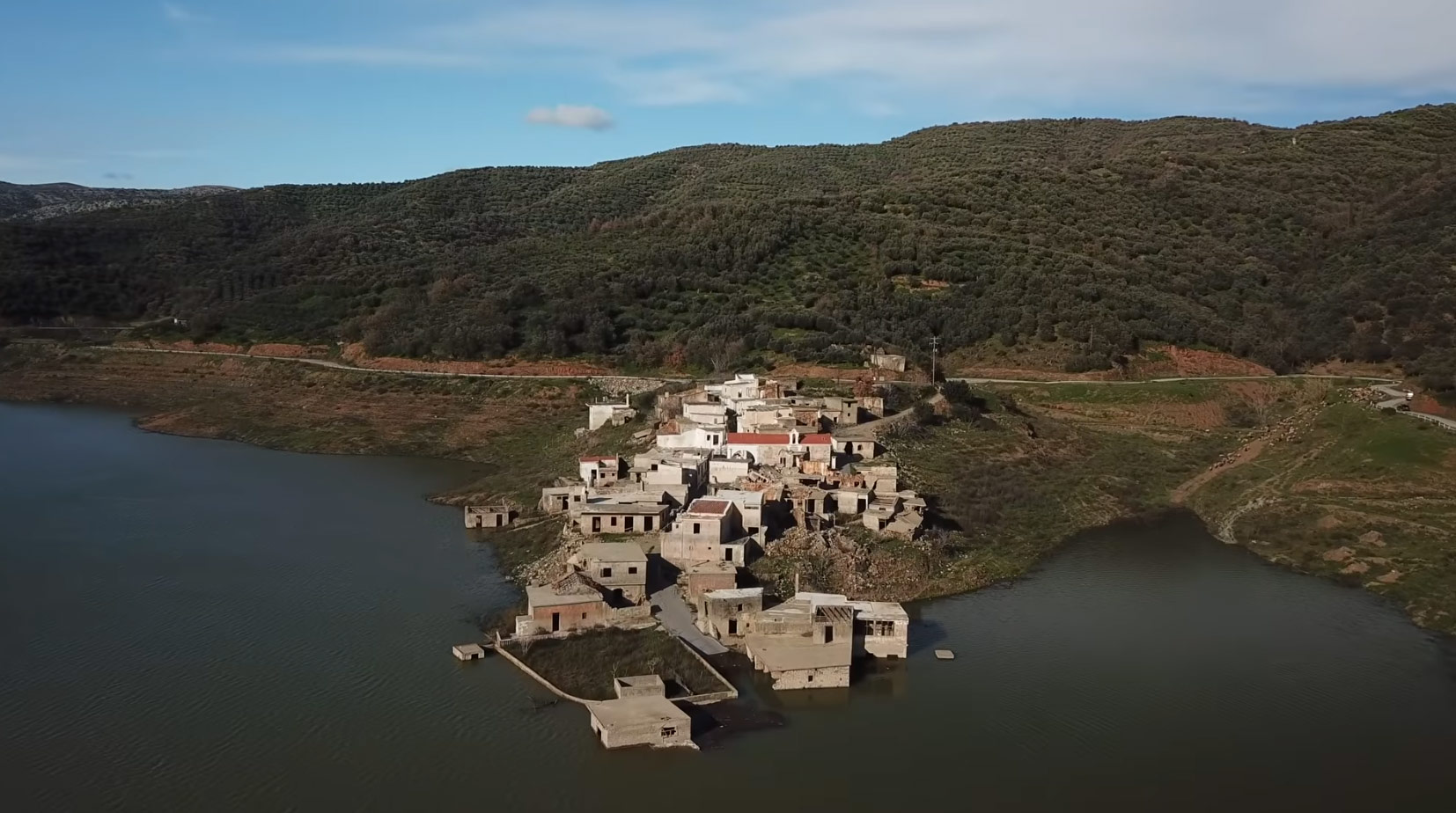 Kreta - The water again fills the Aposelemis dam - Crete.pl